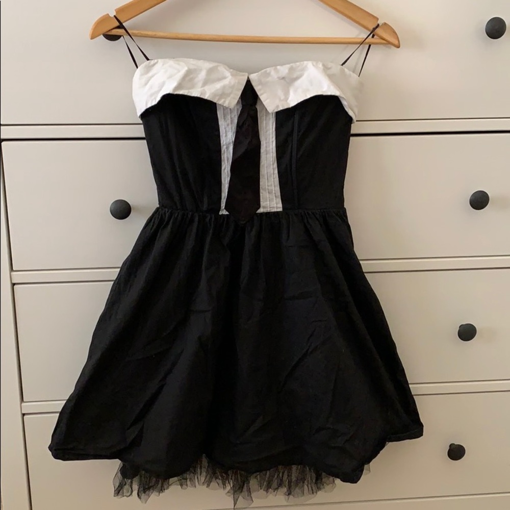 Hot Topic strapless dress